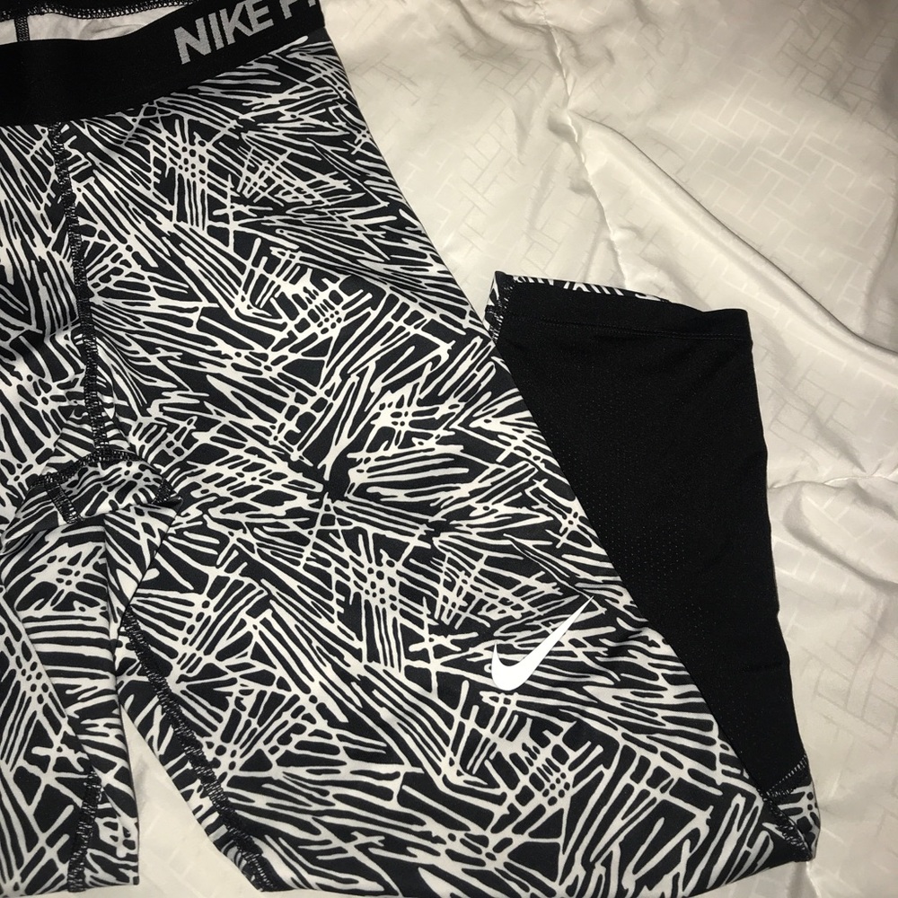 Nike Pro Leggings - Picture 4 of 4